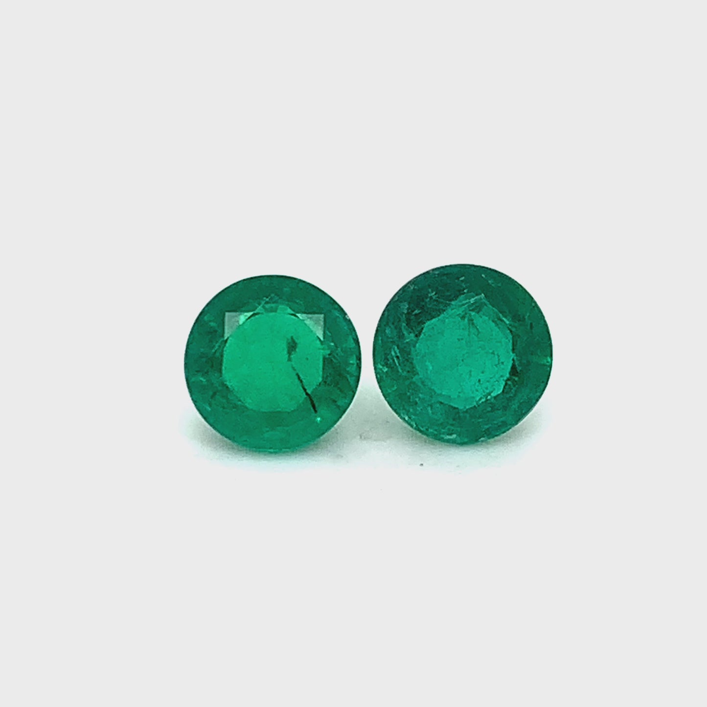 8.10x0.00x0.00mm Round Emerald (2 pc 3.88 ct)