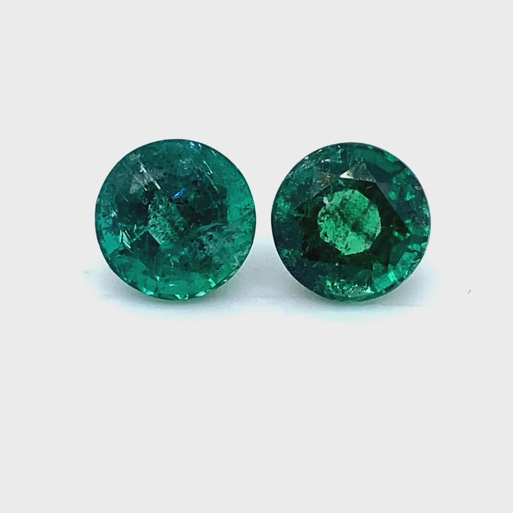 
                  
                    Load and play video in Gallery viewer, 6.50x0.00x0.00mm Round Emerald (2 pc 6.76 ct)
                  
                