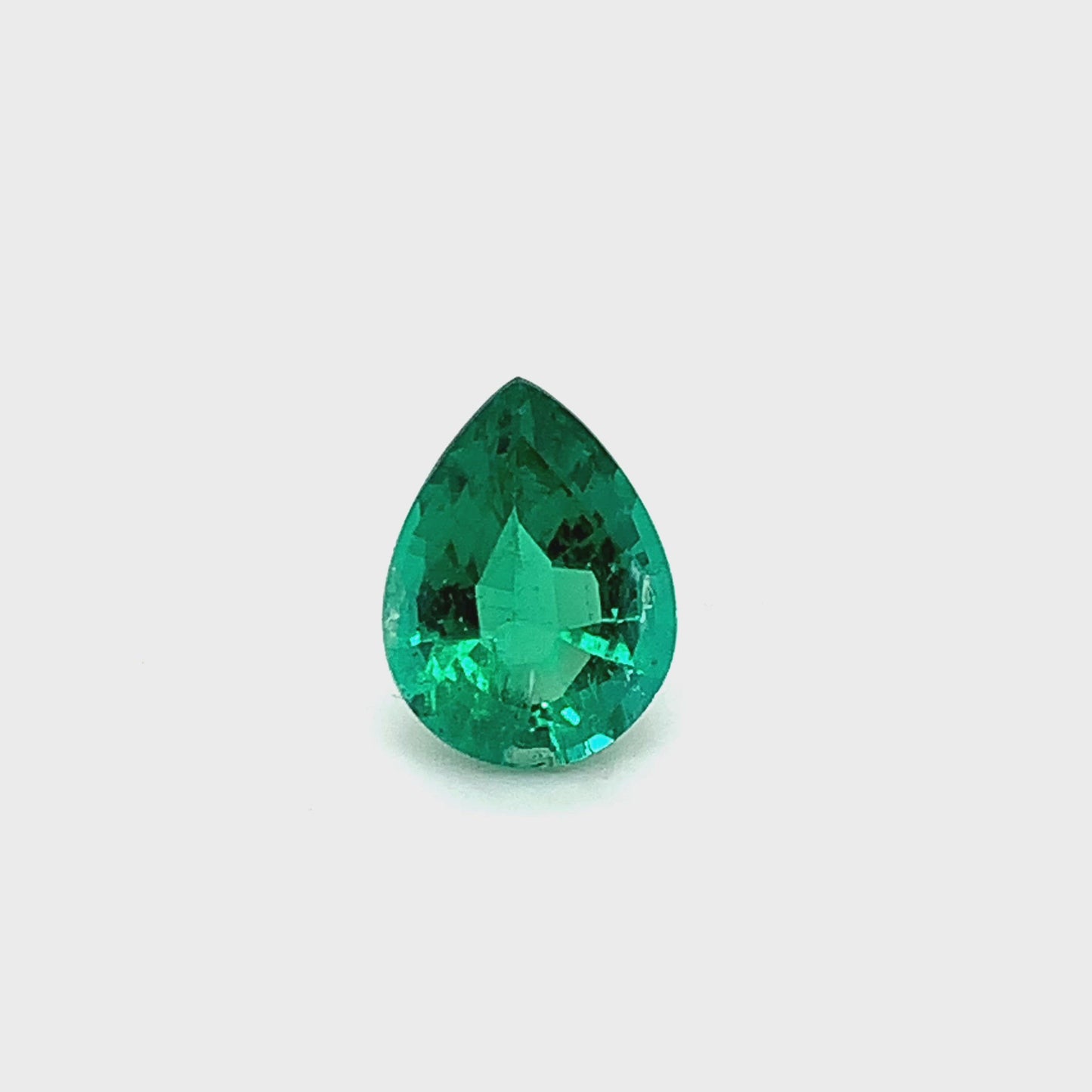 
                  
                    Load and play video in Gallery viewer, 12.33x9.25x5.91mm Pear-shaped Emerald (1 pc 3.53 ct)
                  
                