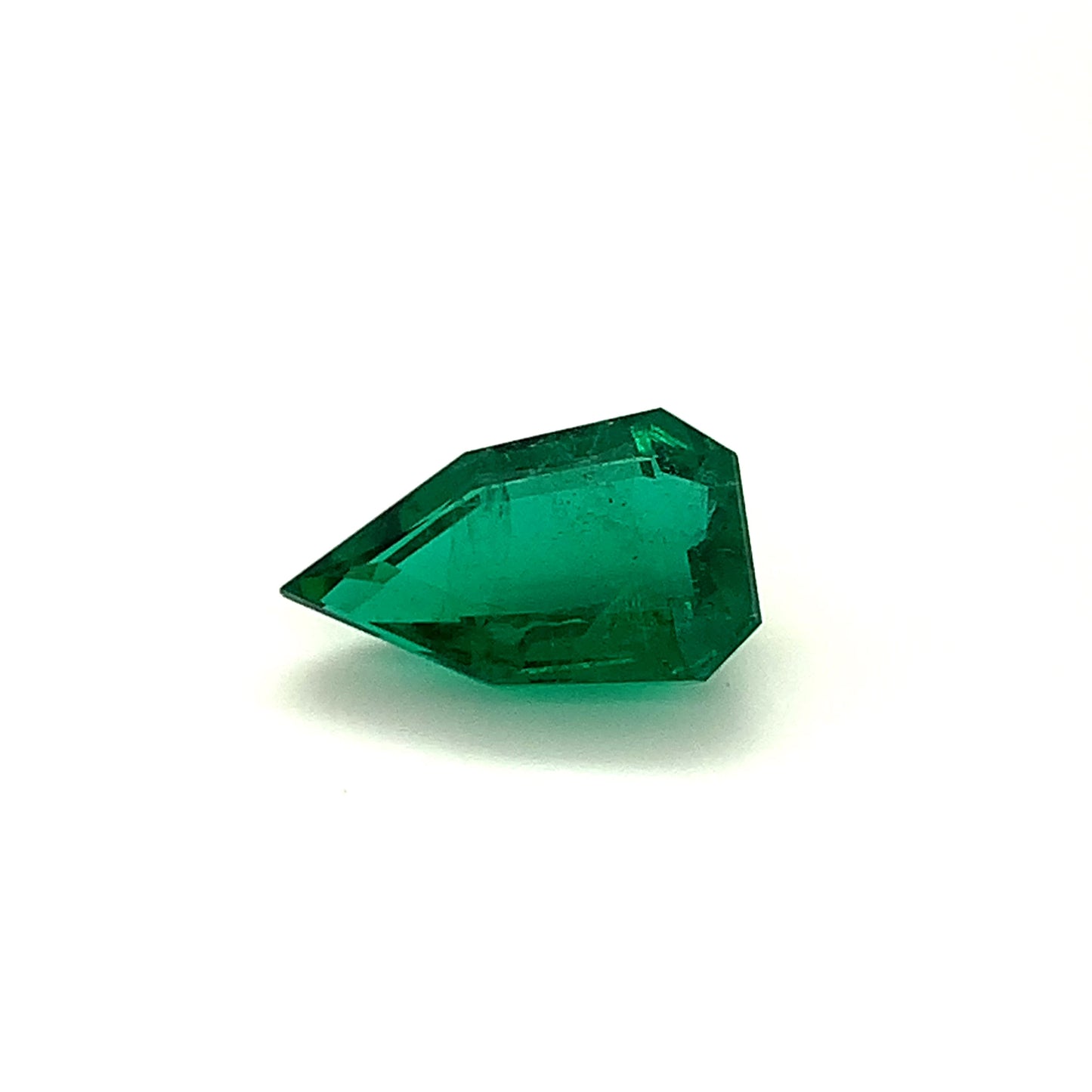 
                  
                    Load and play video in Gallery viewer, 17.23x11.05x6.92mm Fancy Cut Emerald (1 pc 7.45 ct)
                  
                