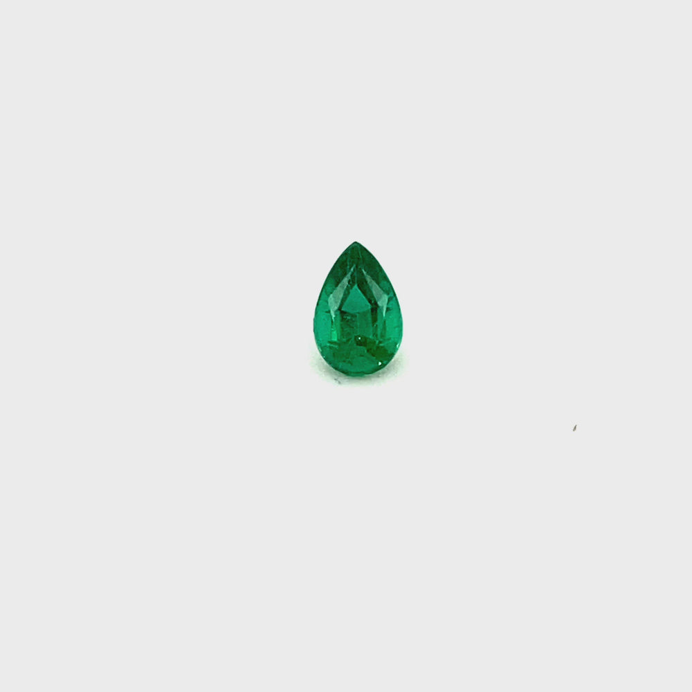 
                  
                    Load and play video in Gallery viewer, 5.99x3.97x3.15mm Pear-shaped Emerald (1 pc 0.42 ct)
                  
                