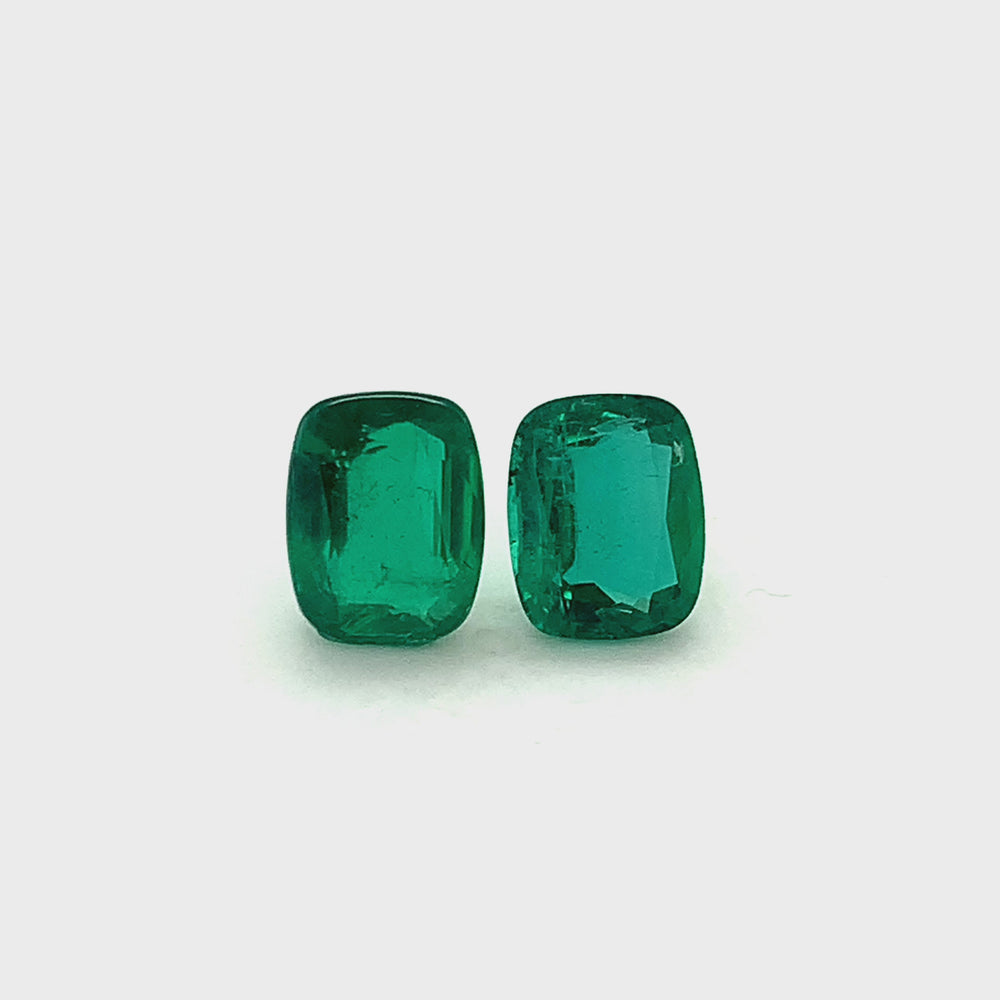 
                  
                    Load and play video in Gallery viewer, 9.17x7.37x4.43mm Cushion Emerald Pair (1 pc 2.20 ct)
                  
                