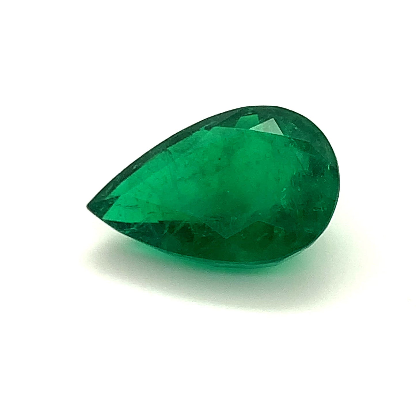 
                  
                    Load and play video in Gallery viewer, 23.81x16.62x9.13mm Pear-shaped Emerald (1 pc 21.11 ct)
                  
                