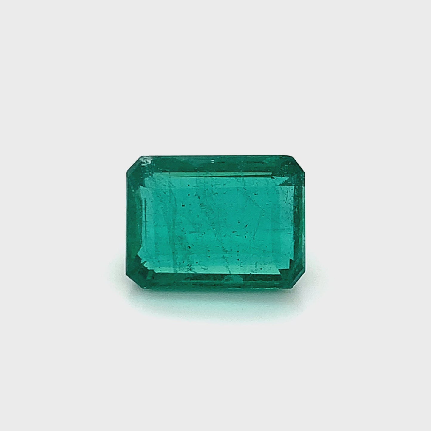 
                  
                    Load and play video in Gallery viewer, 17.10x12.75x7.50mm Octagon Emerald (1 pc 14.77 ct)
                  
                