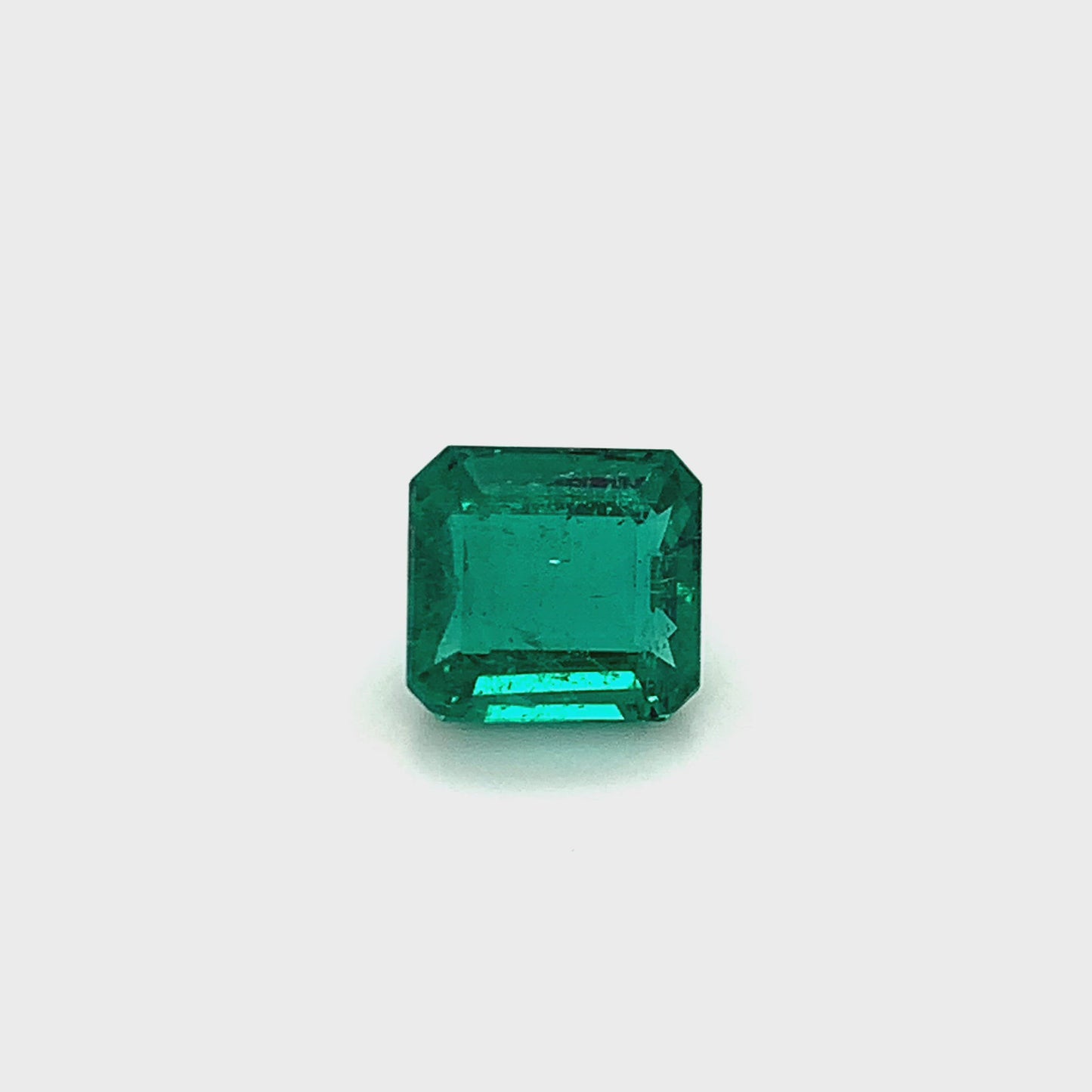 
                  
                    Load and play video in Gallery viewer, 10.71x10.02x6.78mm Octagon Emerald (1 pc 5.75 ct)
                  
                