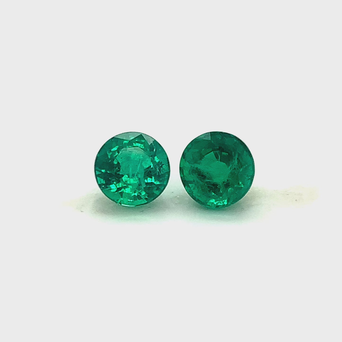 8.86x8.96x5.06mm Round Emerald Pair (2 pc 4.96 ct)