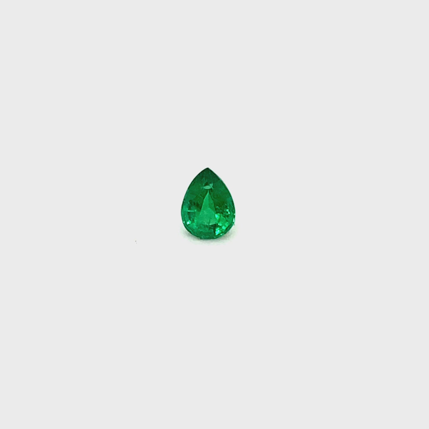 
                  
                    Load and play video in Gallery viewer, 5.12x3.94x2.62mm Pear-shaped Emerald (1 pc 0.29 ct)
                  
                