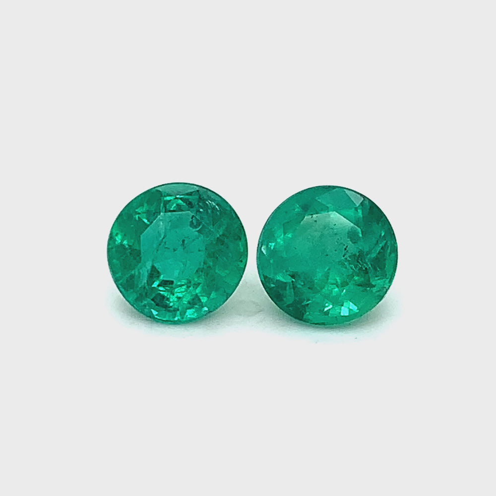
                  
                    Load and play video in Gallery viewer, 9.00x9.10x0.00mm Round Emerald (2 pc 5.62 ct)
                  
                