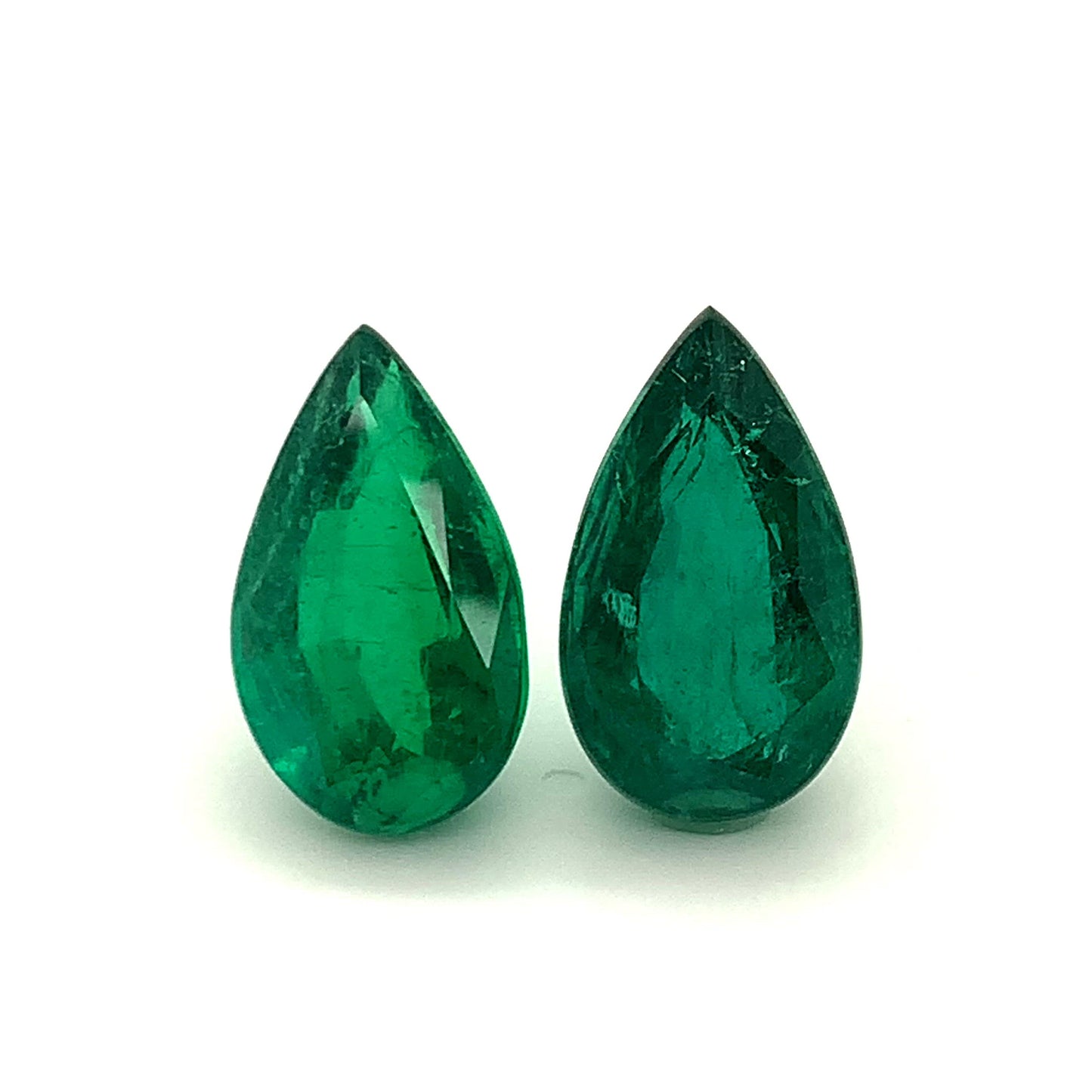 22.55x13.29x9.66mm Pear-shaped Emerald Pair (2 pc 34.51 ct)