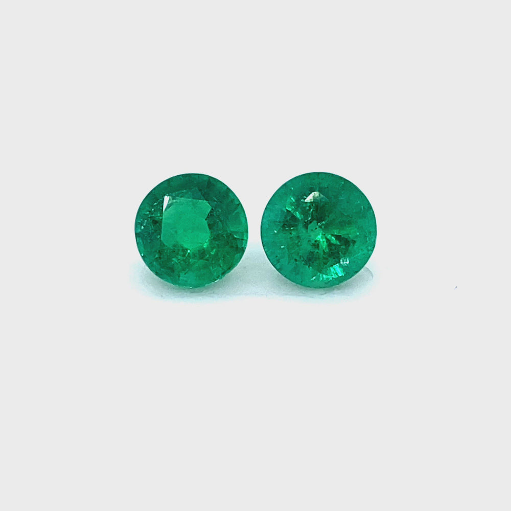 
                  
                    Load and play video in Gallery viewer, 6.80x0.00x0.00mm Round Emerald (2 pc 2.38 ct)
                  
                