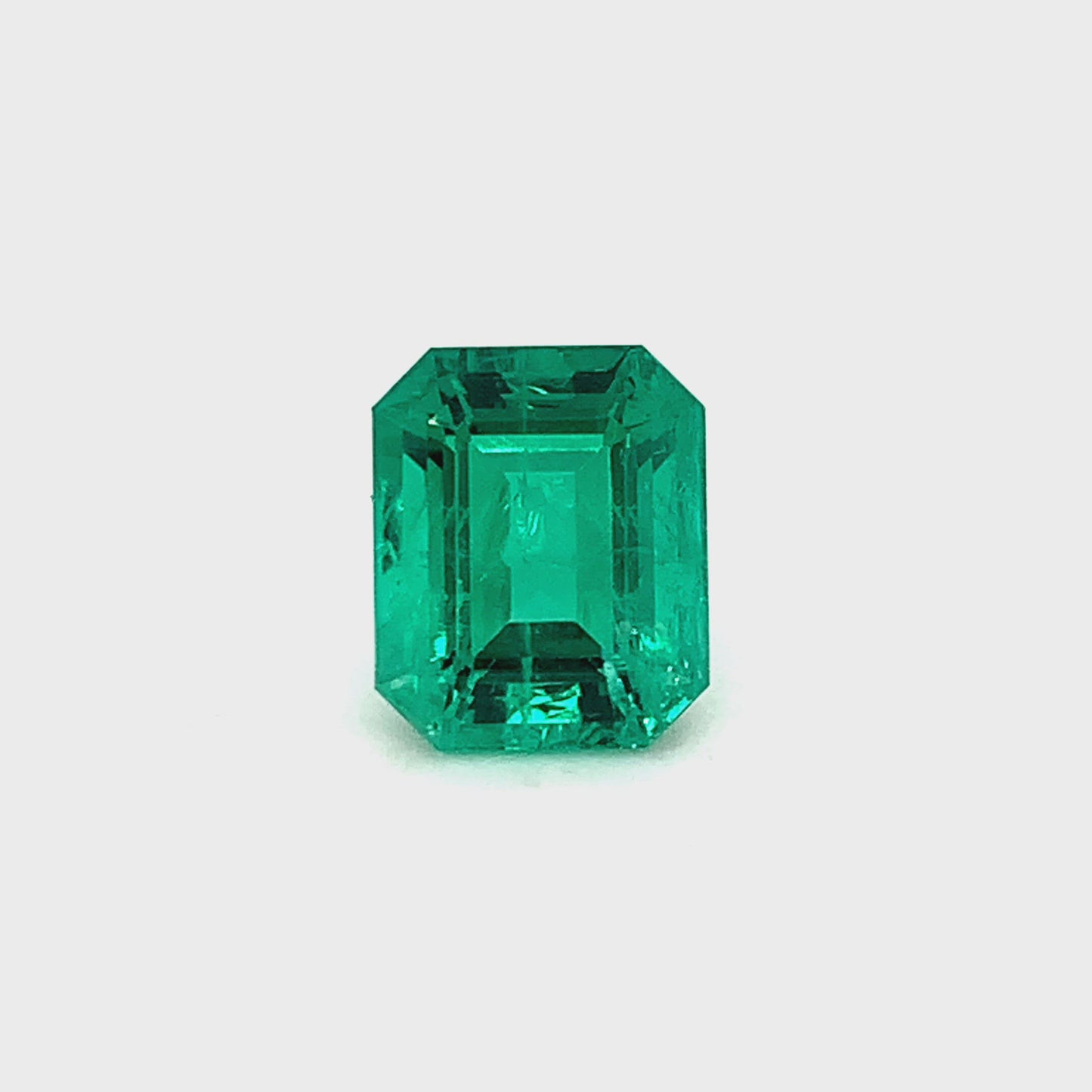 
                  
                    Load and play video in Gallery viewer, 11.79x9.76x6.92mm Octagon Emerald (1 pc 5.57 ct)
                  
                