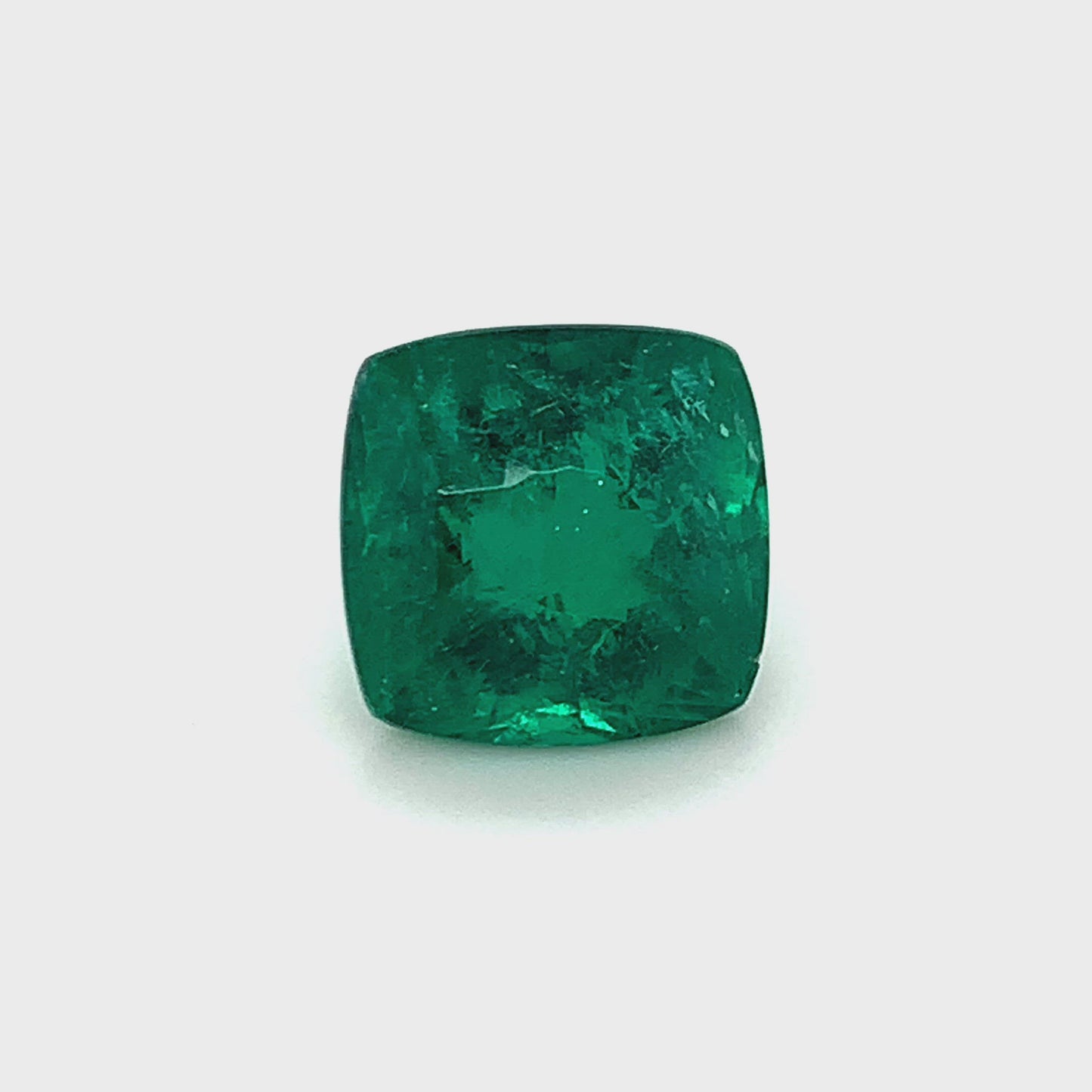 
                  
                    Load and play video in Gallery viewer, 13.29x13.04x9.45mm Cushion Emerald (1 pc 9.71 ct)
                  
                