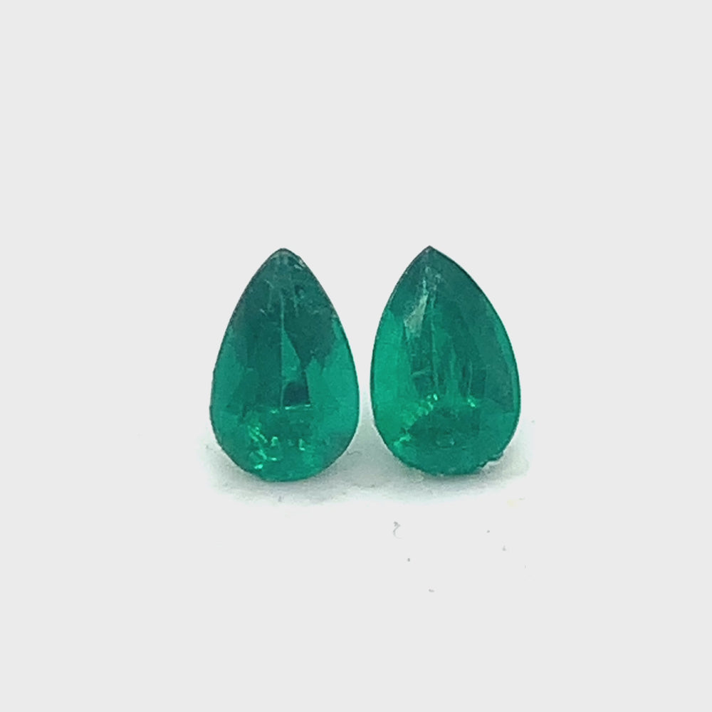 
                  
                    Load and play video in Gallery viewer, 8.50x5.50x0.00mm Pear-shaped Emerald (2 pc 2.24 ct)
                  
                